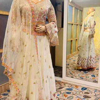 Cream crop top Lehenga for all occasions – parties, engagements, birthdays, mehndi, and more. Versatile and attractive. Code: WCT00161. Contact: 7707014061.